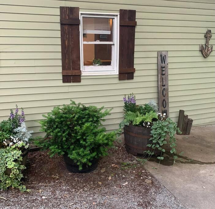 Driftwood Cottage With Hot Tub On Lake Cumberland Russell Springs 外观 照片
